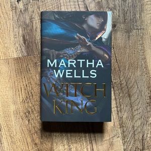 Illumicrate exclusive edition of Witch King